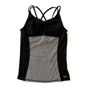 Women’s Athletic Top Size Large